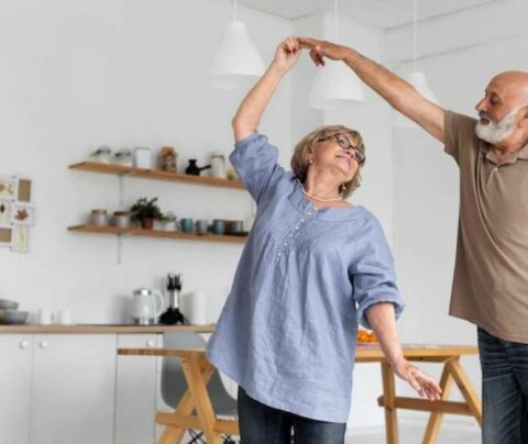 Pareja Mediana Edad Bailando Juntos