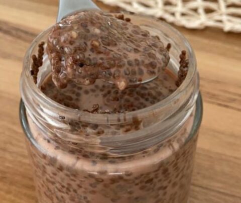 Frasco con Chia pudding de cacao